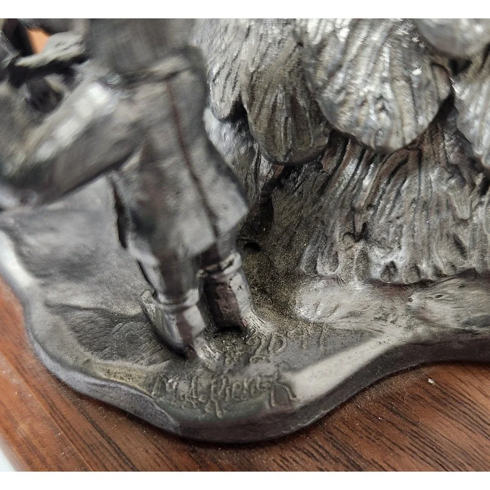 Vintage Michael Ricker Pewter Christmas Figurine Set Wood‎ Base 3pc